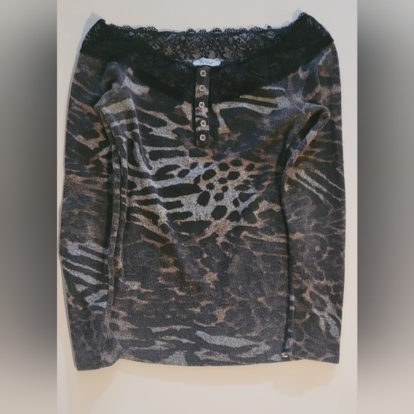 Women's Top - Picture 1 of 3